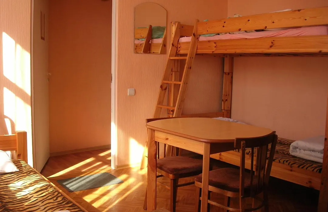 Elizabeth'S Yh Rooms-1