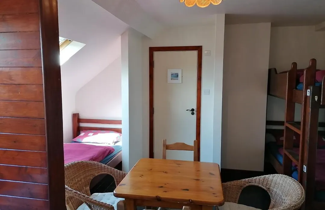 Aille River Tourist Hostel And Campsite Doolin-1