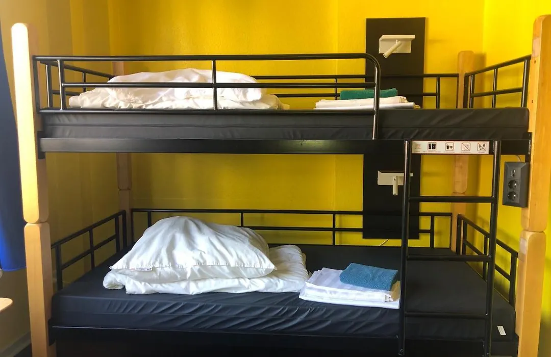 Backpackers Duesseldorf - Self Check-In-1