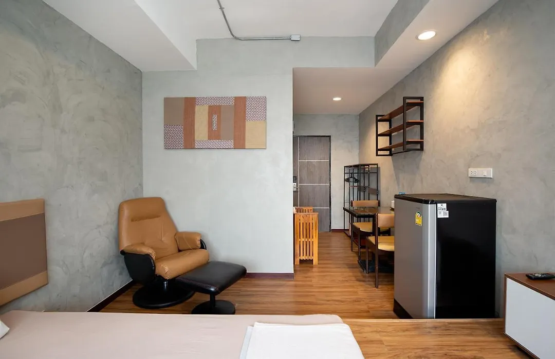 Buri Hostel Bangkok-1