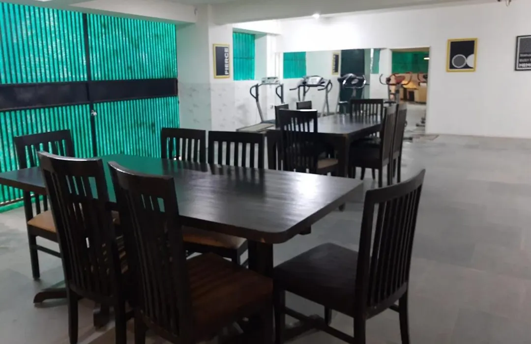 Abuzz Oxfordcaps Shahpurjaat Delhi - For Females Only-1