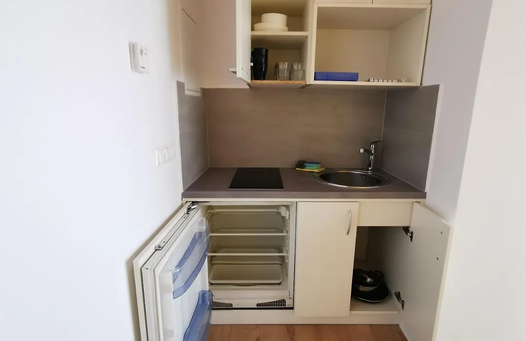 H2O Hostel-1