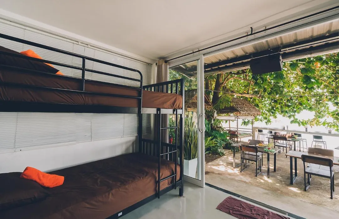 Chill Inn Lamai Hostel & Beach Cafe-1