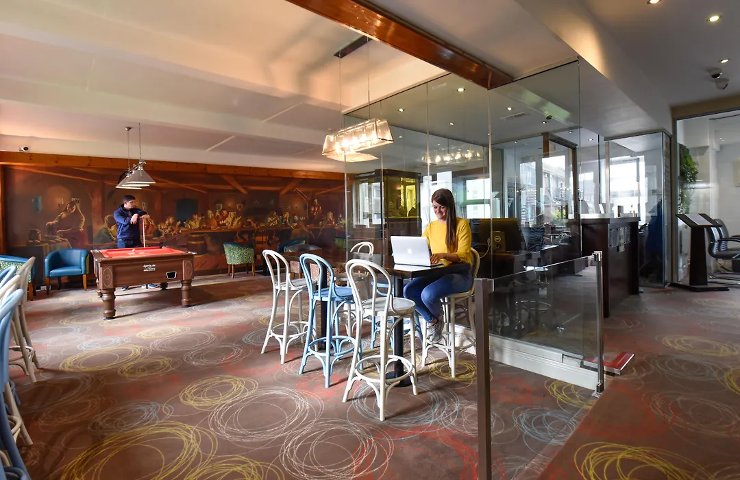 Kinlay Hostel Eyre Square - Best Hostel In Ireland 2025-1