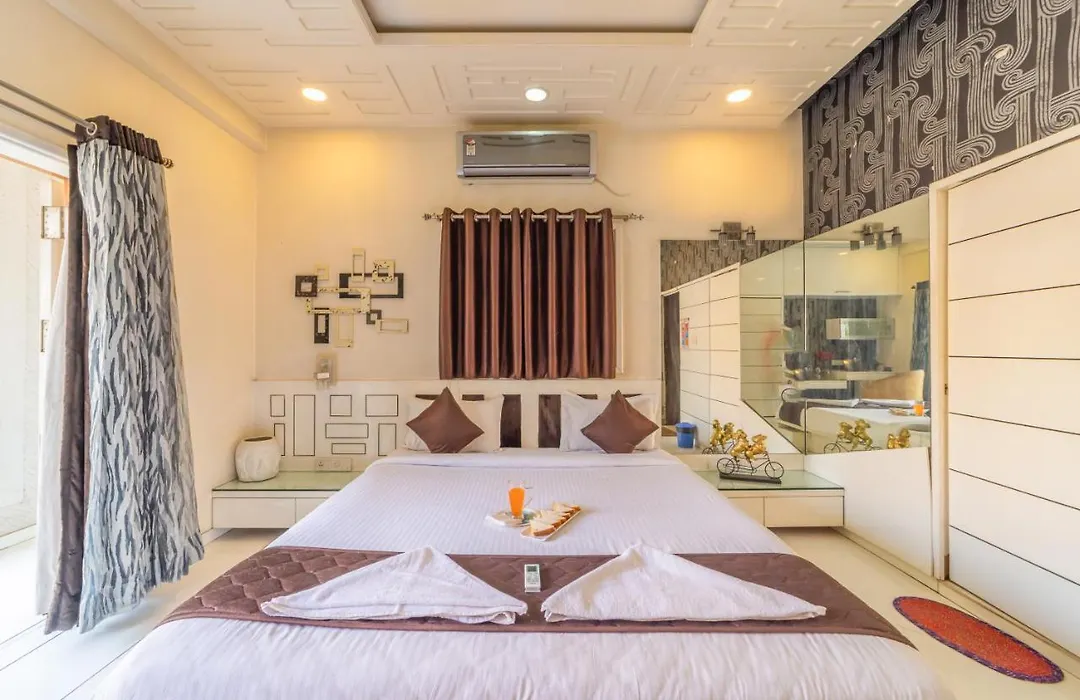 Coliwo Deux Hotel - Nagar Road-1