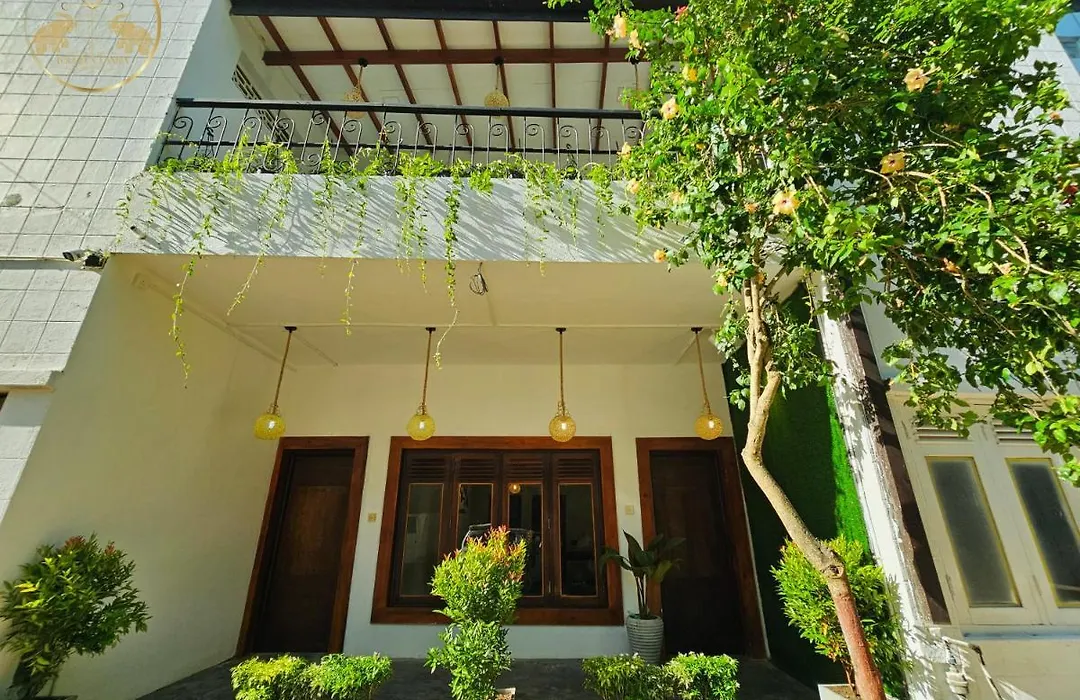 Galle Face Terrace Hostel By Tourlux-1