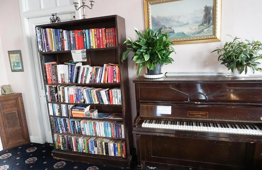 Castle Rock Hostel - Adults Only-1