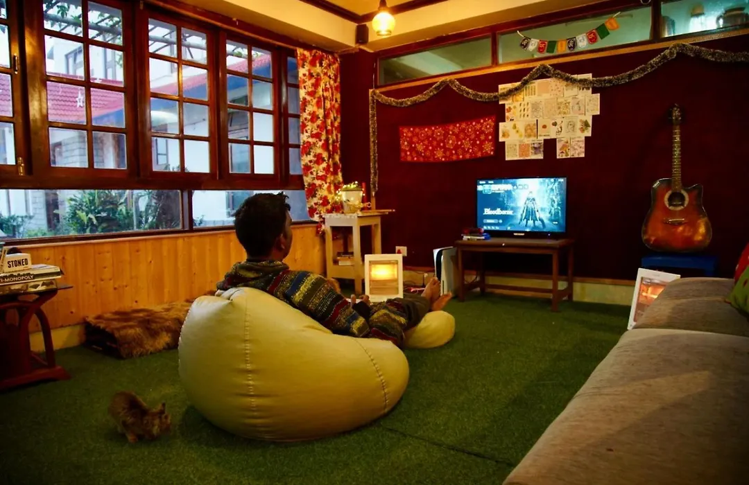 Backpackers Den-1