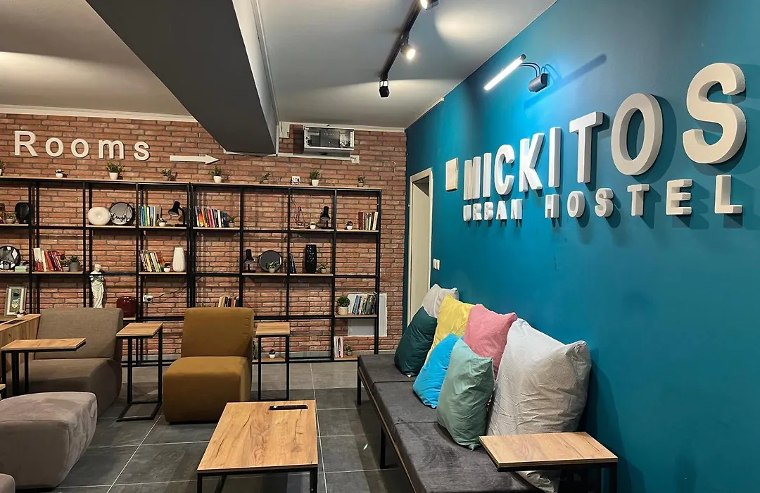 Mickitos Urban Hostel-1