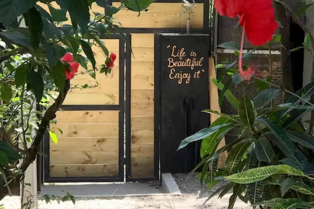 Salty Enthusiasts Share House & Villas-1