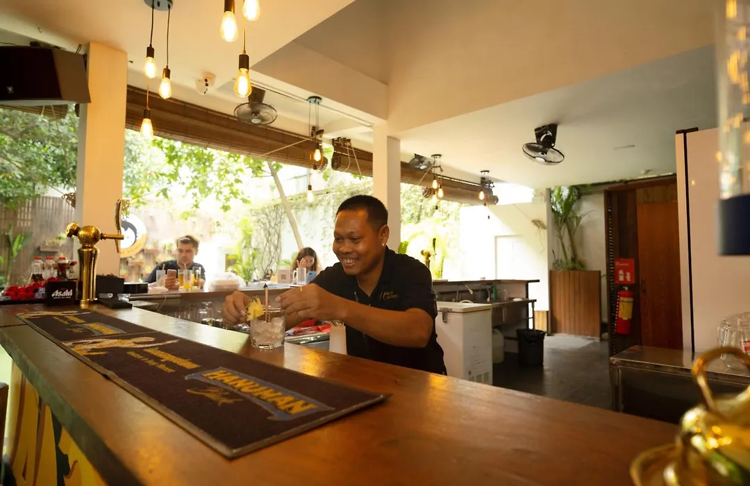 Mad Monkey Hostel Phnom Penh-1