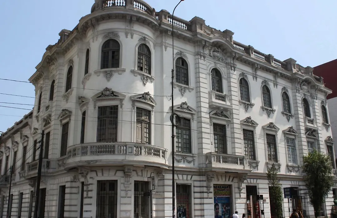 1900 Backpacker'S Hostel-1