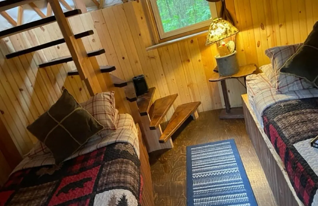 Nauti Otter Inn And Yurt Village-1