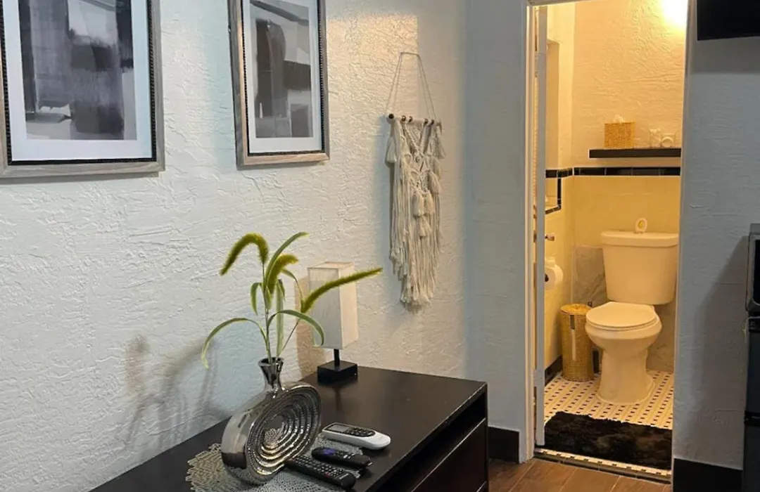 Coastal Chalet Suites-1