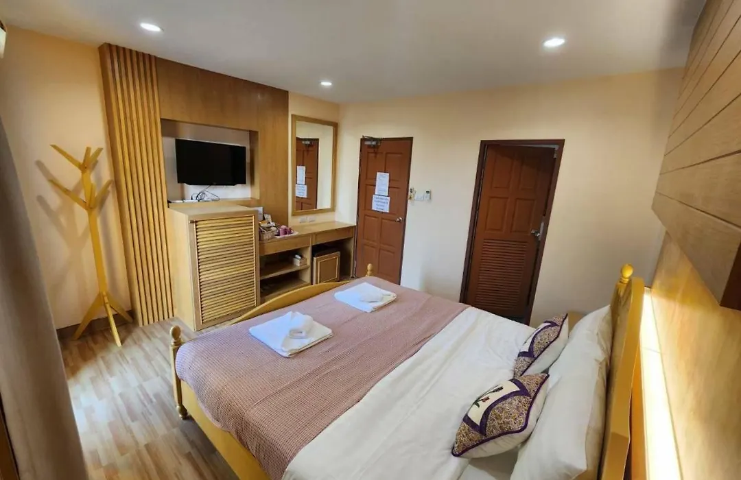 Alaita Hostel Patong-1