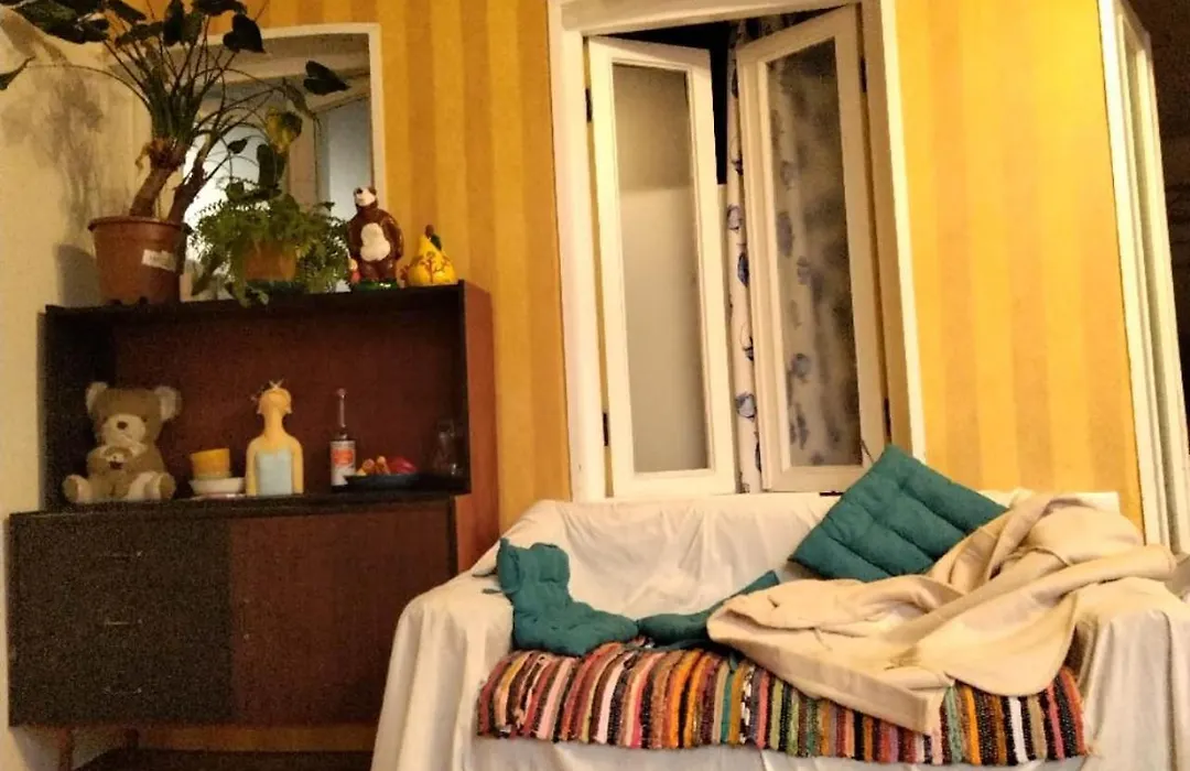 Monica'S House-1