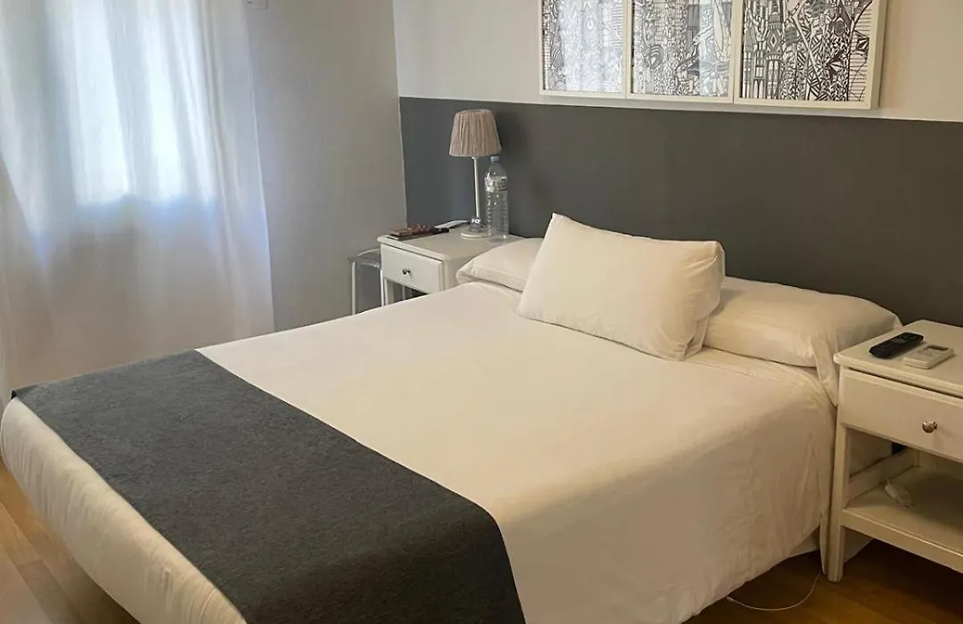 Hostal El Ninot-1