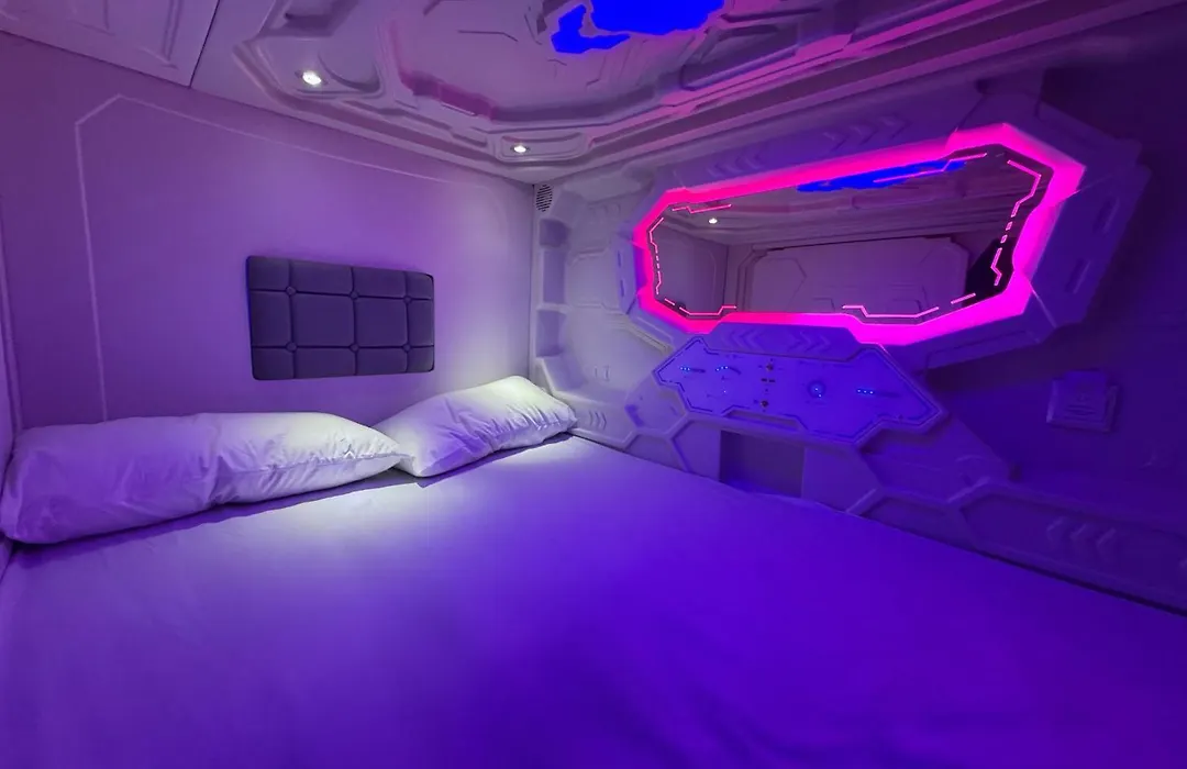 Hostel Space Capsule-1