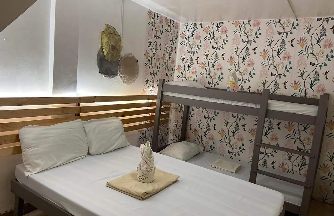 Jodie'S Place Hostel-1