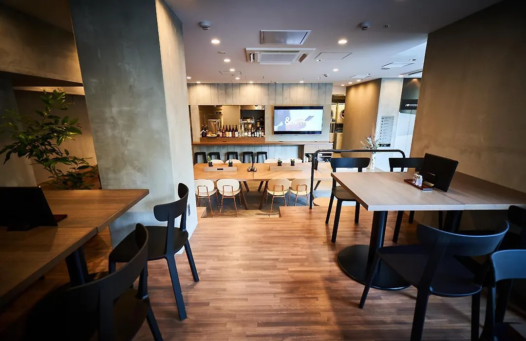 &And Hostel Hommachi East-1