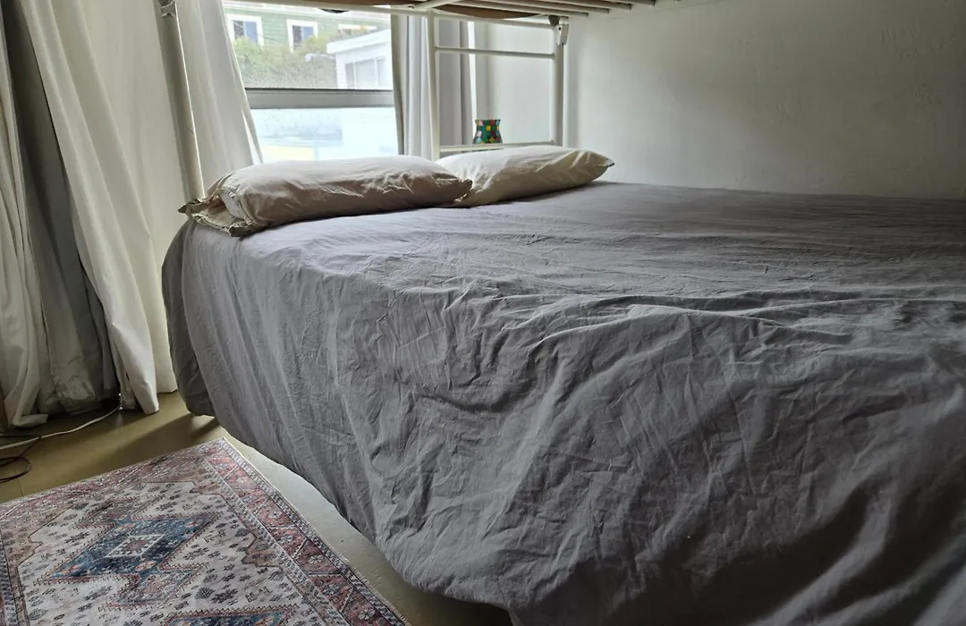 Ocean Front Vortex Female Hostel Private Rooms Free Bikes-1