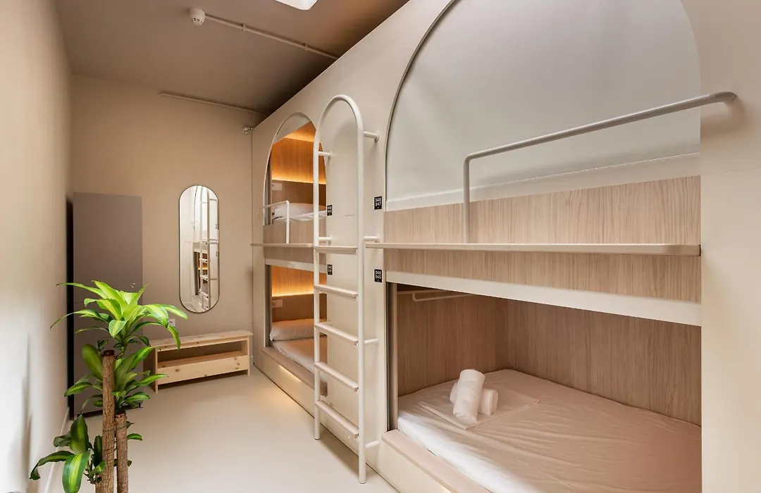 Literal Hostel-1