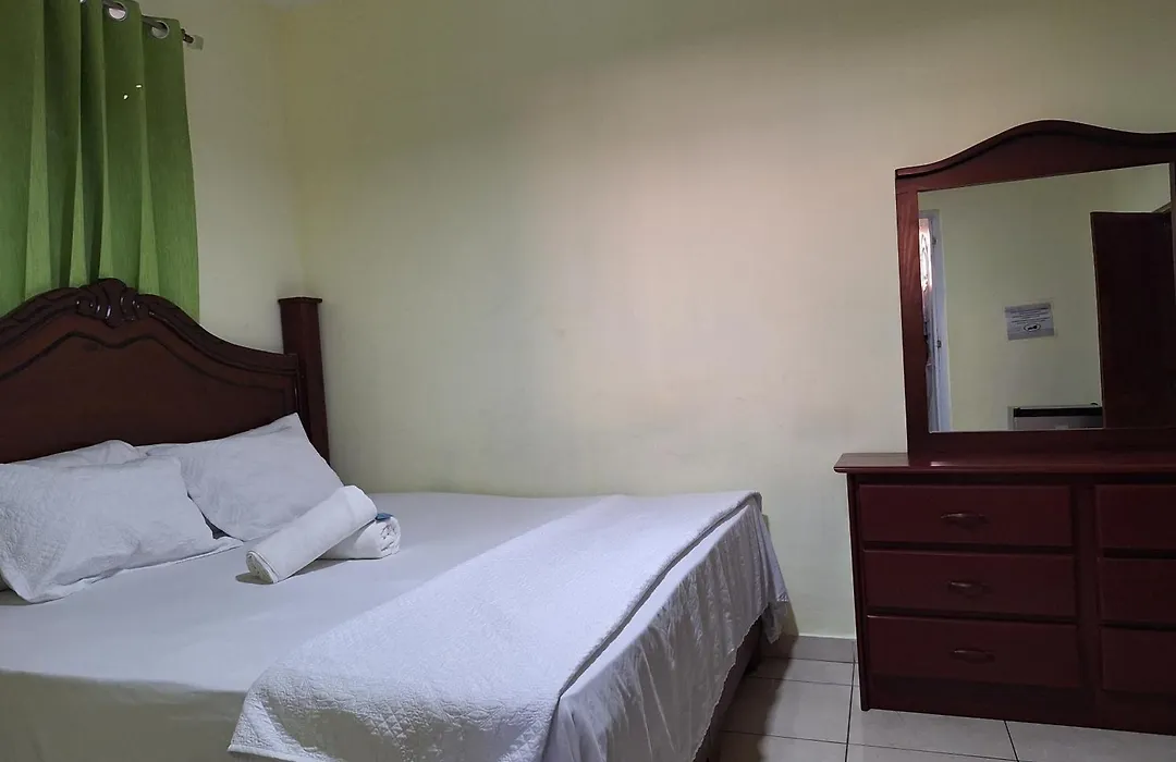 Hotel Enrique Gazcue Bed Breakfast And Parking-1