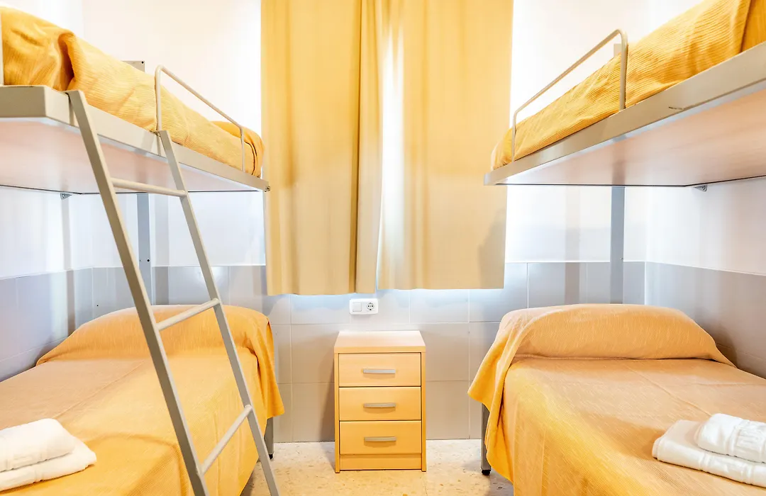 Albergue Inturjoven Malaga-1