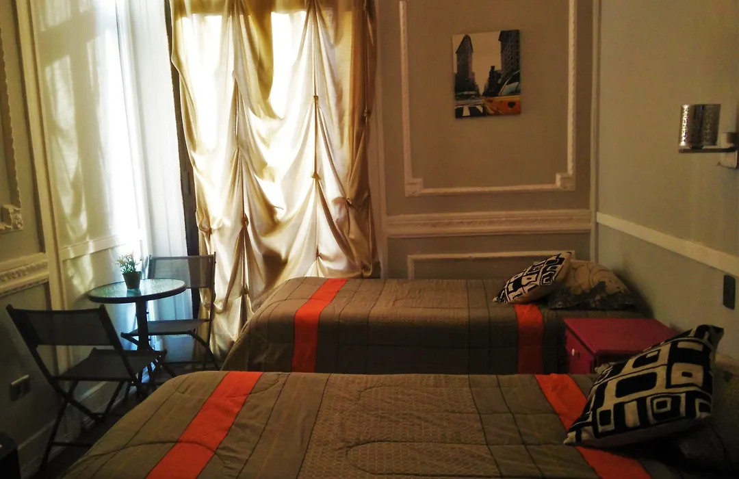 Santiago Backpackers-1