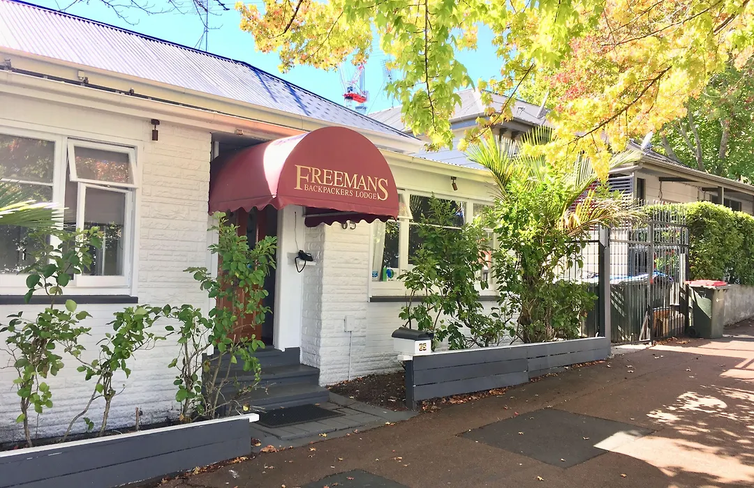 Freemans Backpackers-1