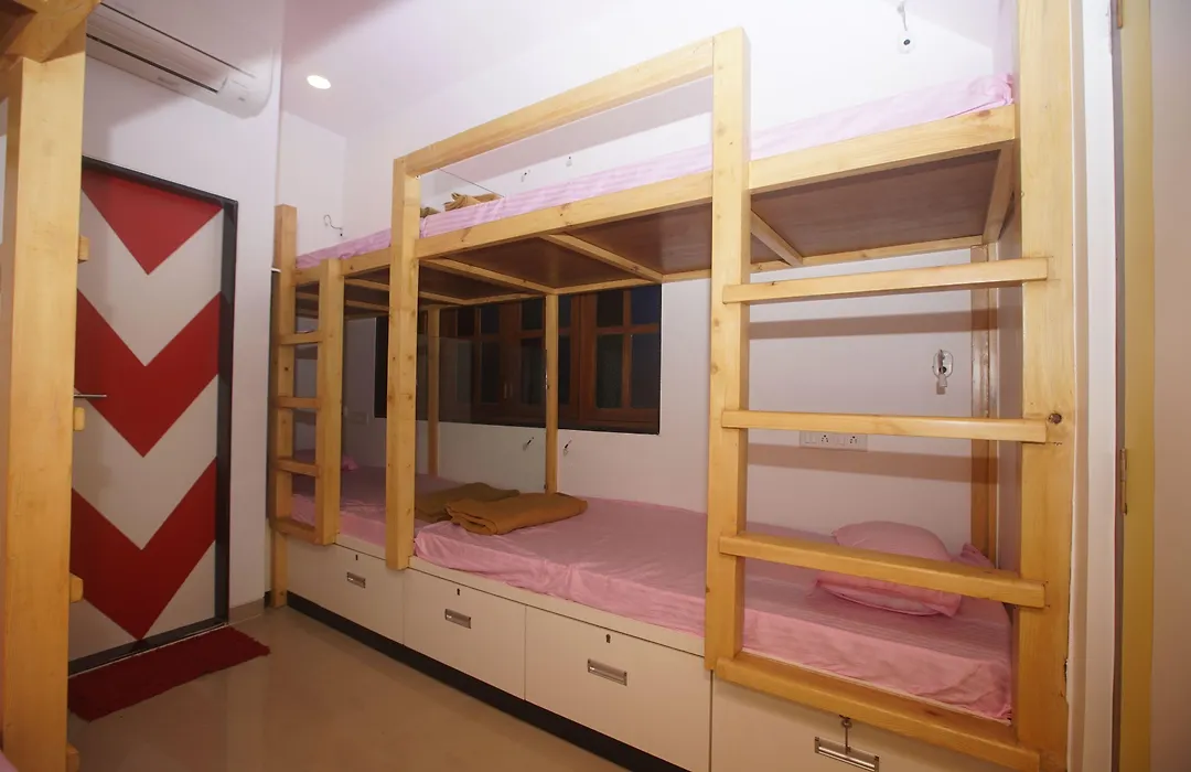 Mumbai Staytion Dorm- A Backpackers Hostel-1