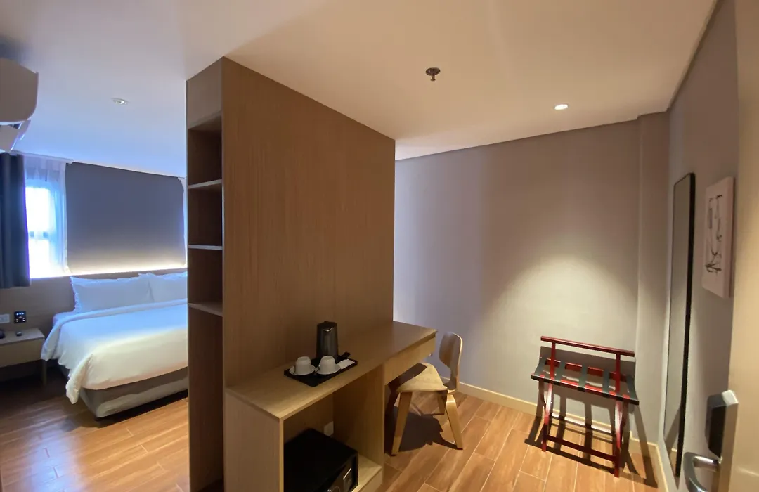 Moonstar Cebu Capsule Hotel-1