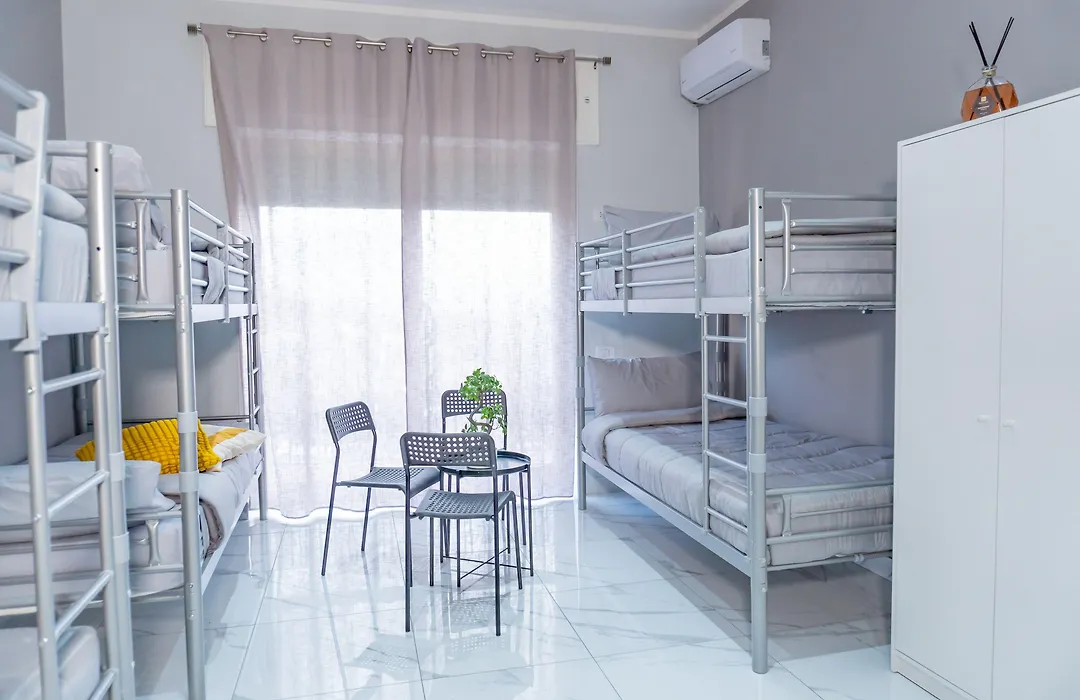 Hostel Partenope-1