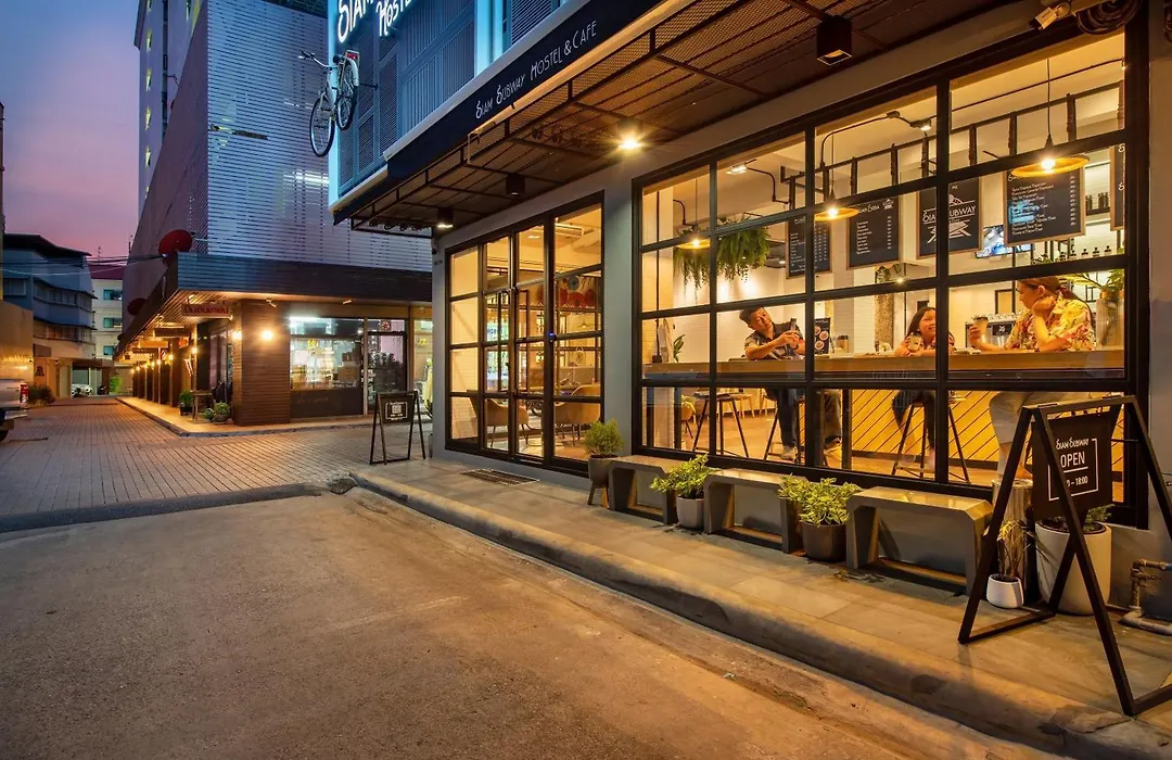 Siam Subway Hostel And Cafe-1