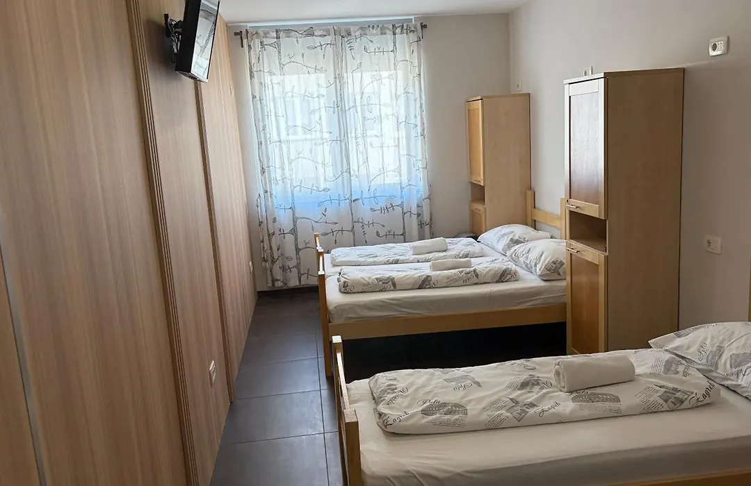 Hostel Moving-1