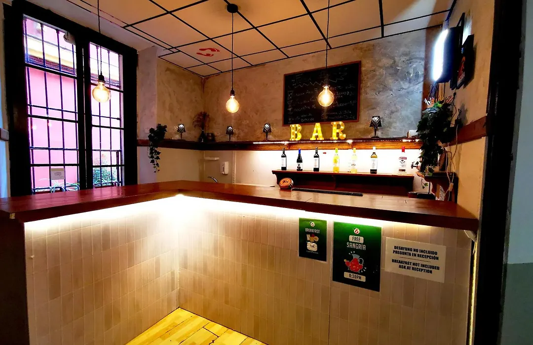 Feel Hostels City Center-1