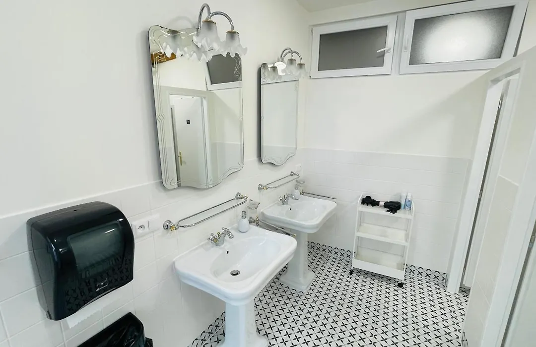 White Wolf House Hostel & Apartments-1