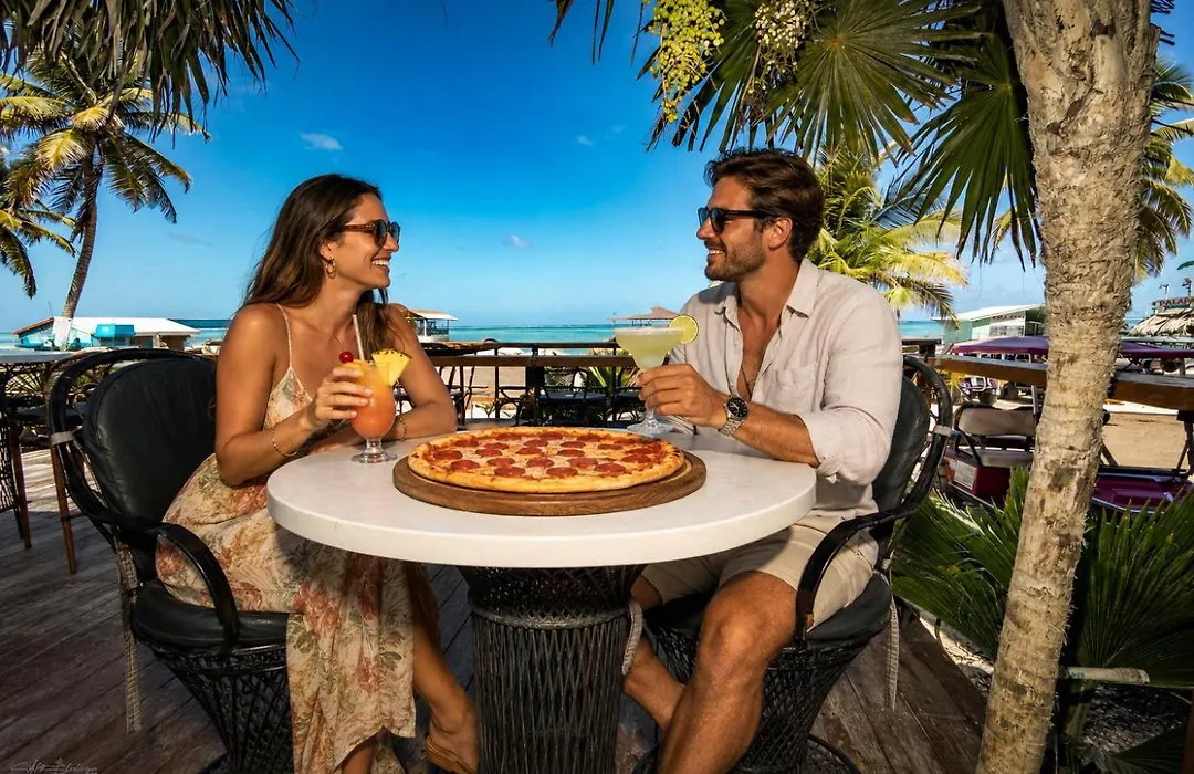 Sandbar Beachfront Hotel & Hostel Restaurant-1