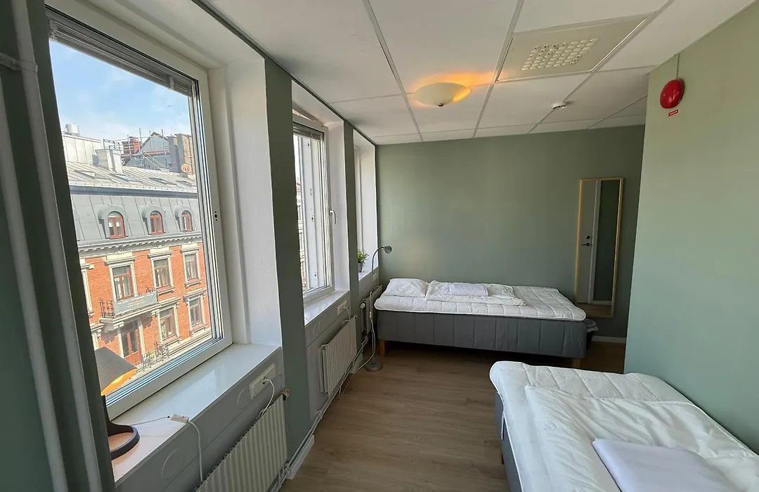 Avenyn Hostel, Former Le Mat-1