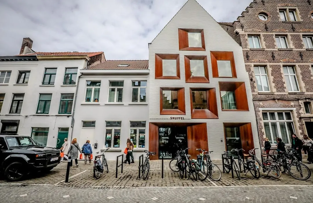 Snuffel Youth Hostel-1