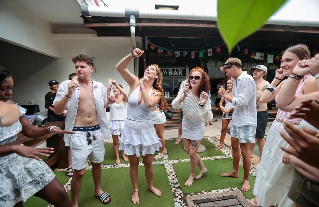 Atlas Gili Party Hostel-1