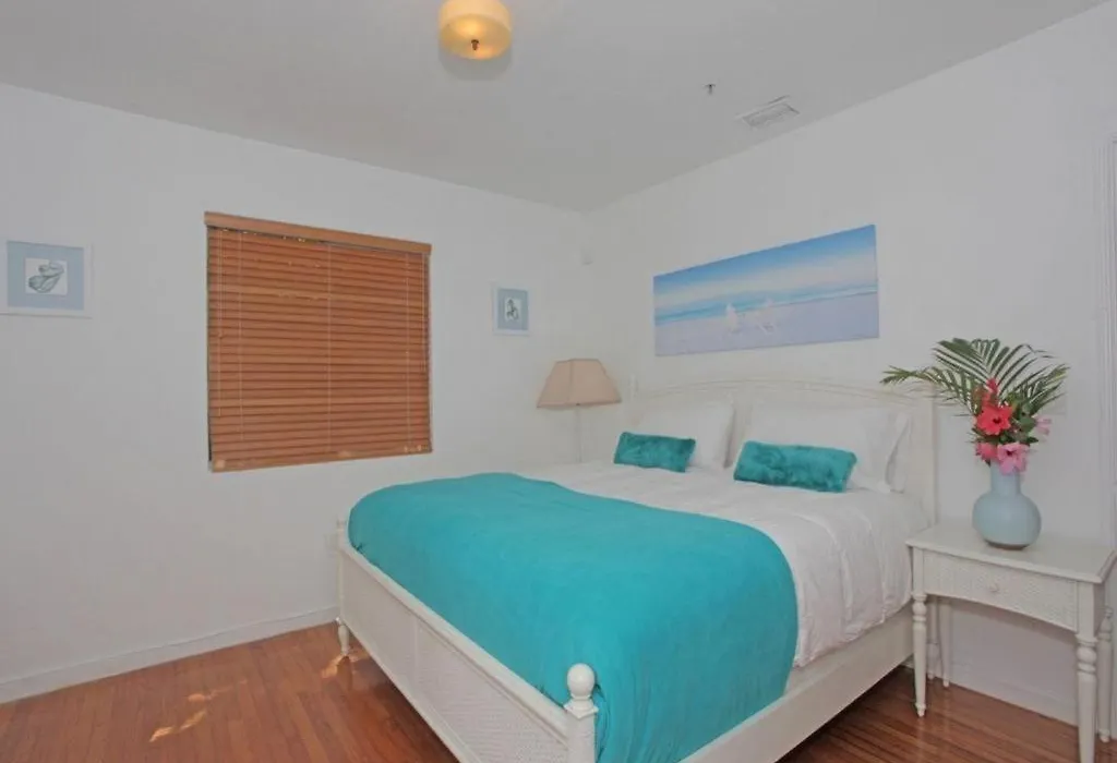 Bikini Hostel, Cafe & Beer Garden - Adults Only-1