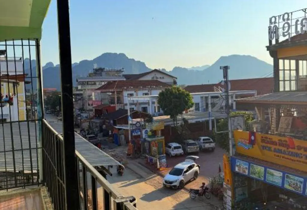 Real Vang Vieng Backpacker Hostel-1