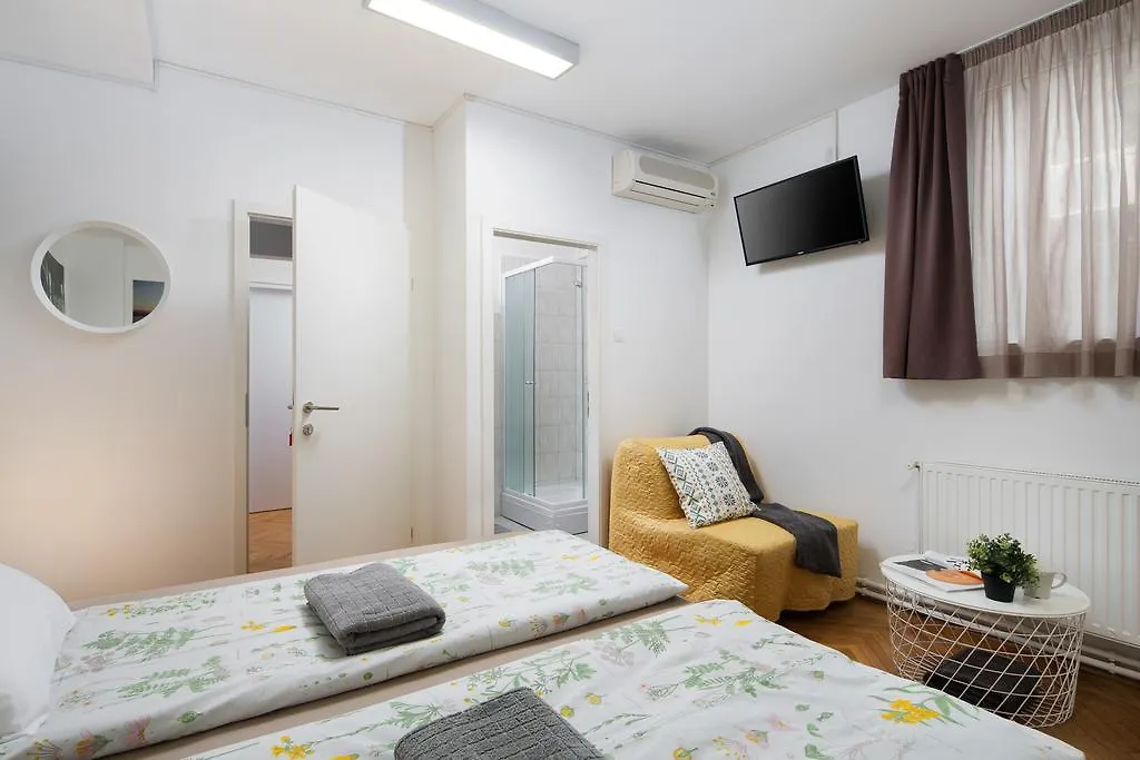 Hostel Bureau-1