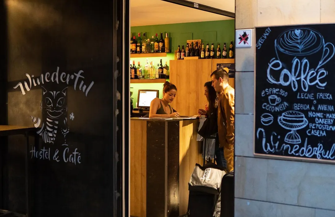 Winederful Hostel & Cafe-1