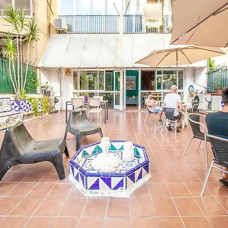 Fabrizzios Terrace Hostel-3