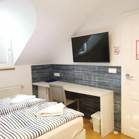 H2O Hostel-3