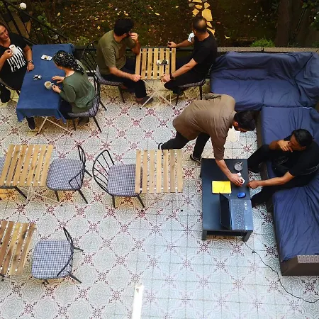 Gafa Garden Hostel & Apartments - Great Location-3
