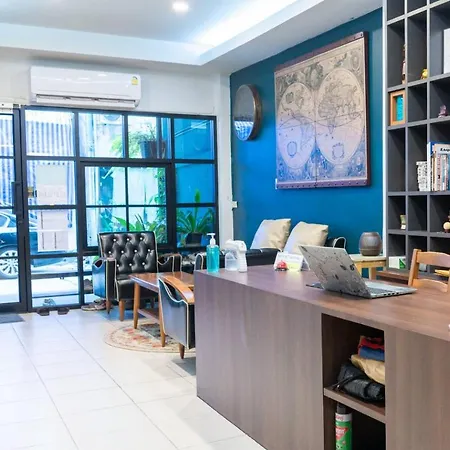 Asok Montri Hostel-2