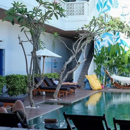 Dip & Doze Living-2